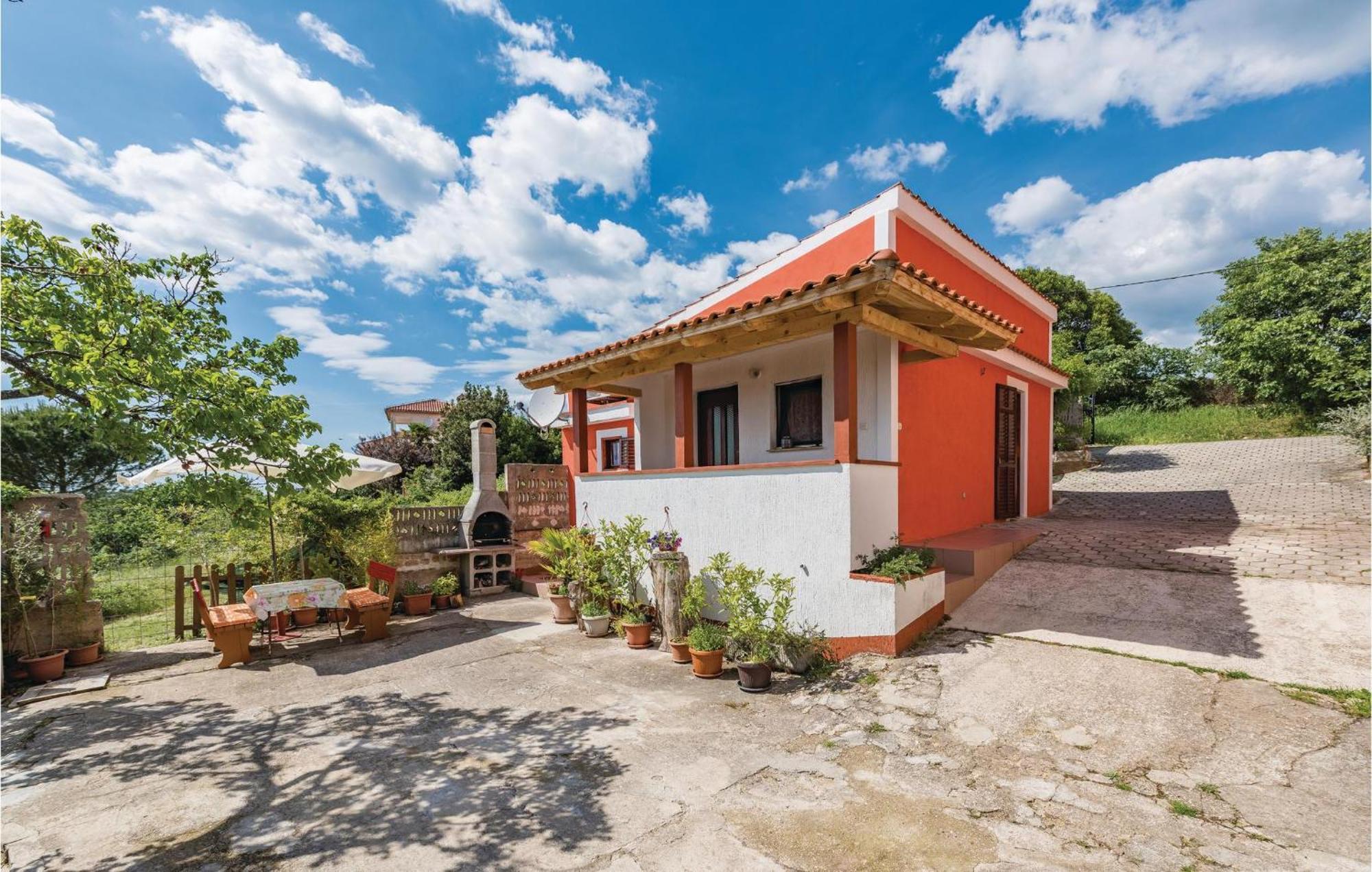 Awesome Home In Porec With House Sea View Exterior foto